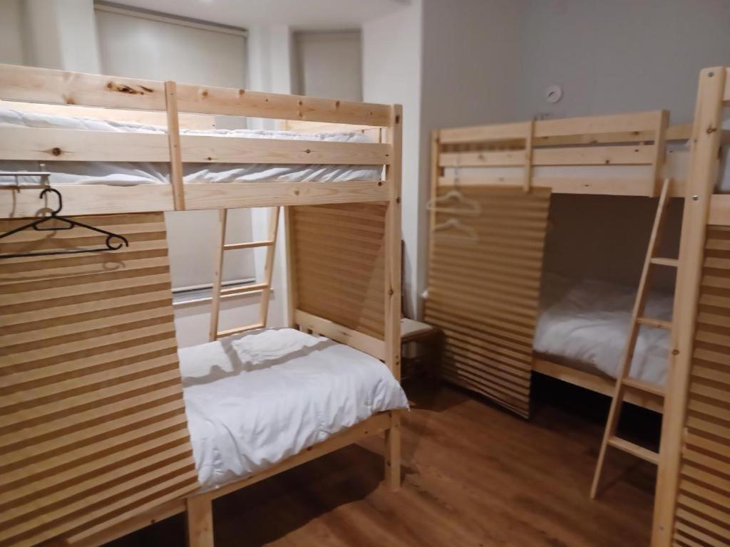 Voyage Hostel - Ensuite Family Rooms With Shared Kitchen 더글러스 객실 사진