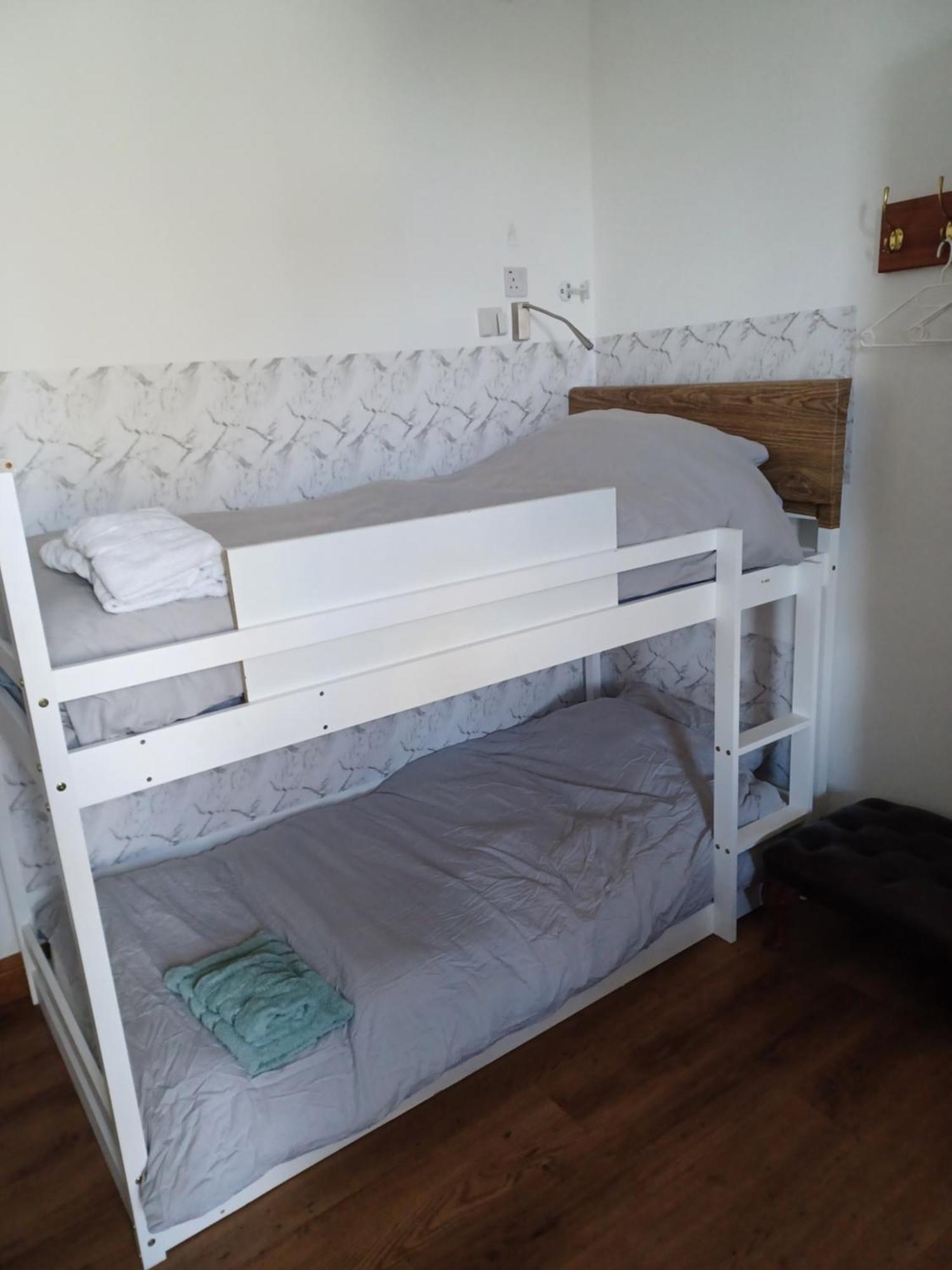 Voyage Hostel - Ensuite Family Rooms With Shared Kitchen 더글러스 외부 사진