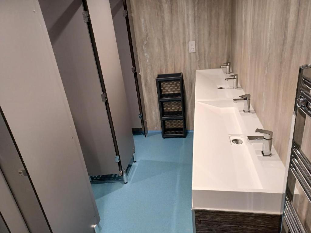 Voyage Hostel - Ensuite Family Rooms With Shared Kitchen 더글러스 객실 사진